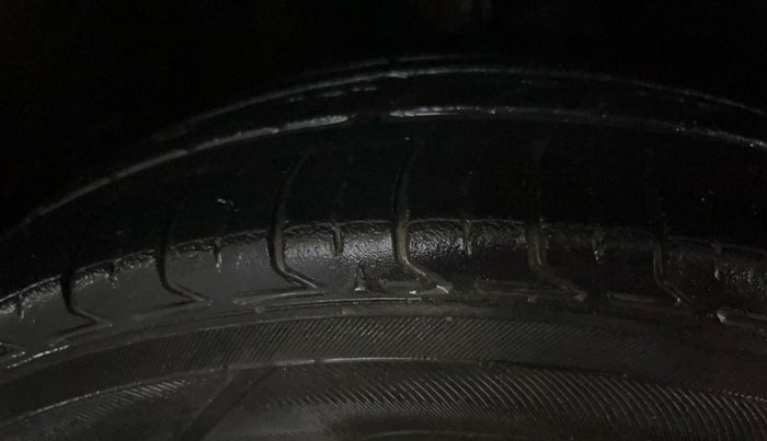 2022 Maruti Baleno ALPHA PETROL 1.2, Petrol, Manual, 27,350 km, Right Front Tyre Tread