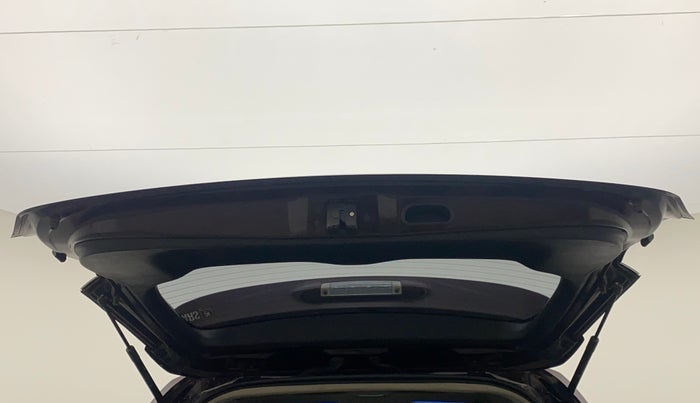 2016 Toyota Innova Crysta 2.4 ZX 7 STR, Diesel, Manual, 53,523 km, Boot Door Open