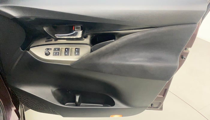 2016 Toyota Innova Crysta 2.4 ZX 7 STR, Diesel, Manual, 53,523 km, Driver Side Door Panels Control