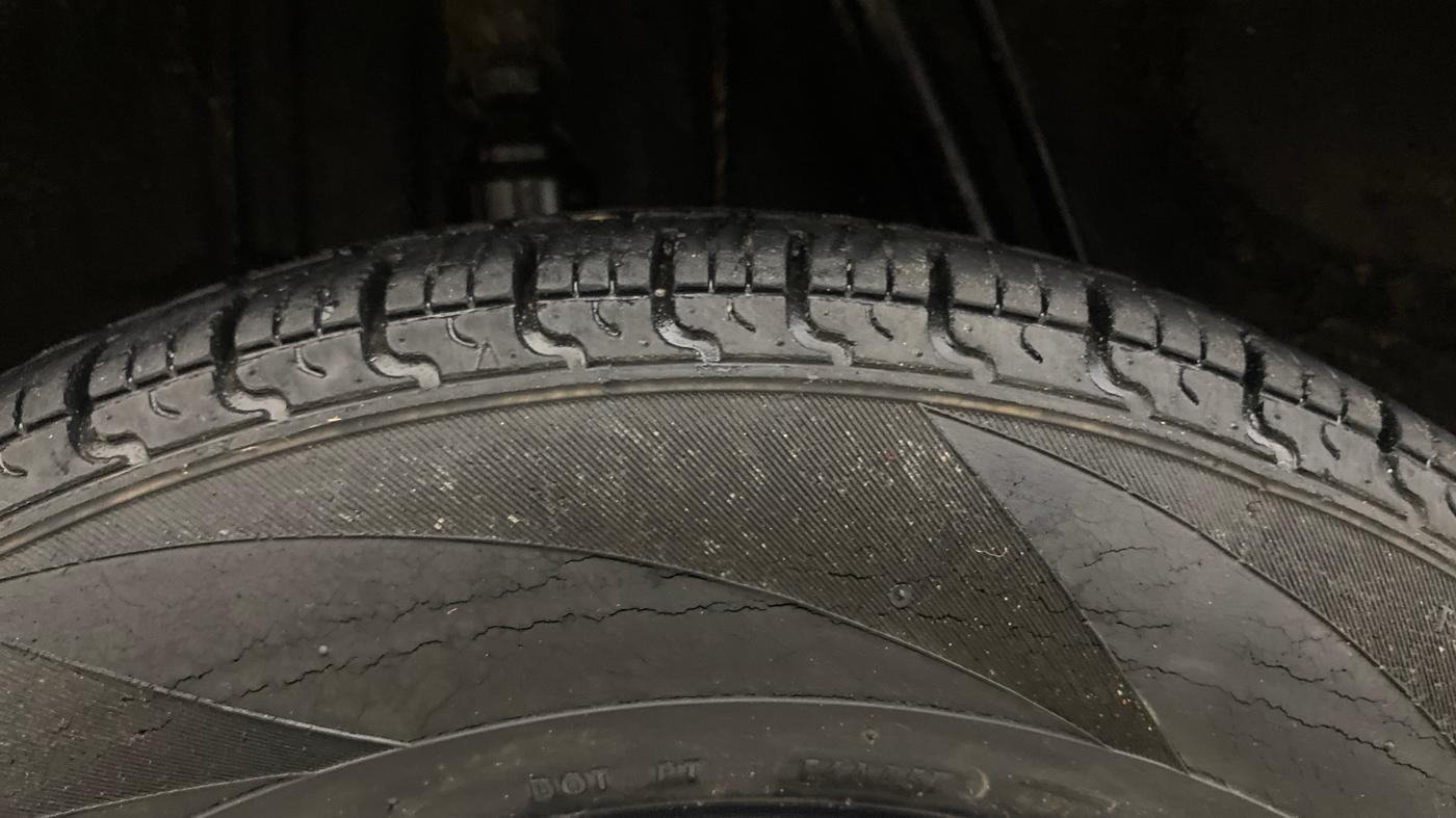 2018 Renault Kwid RXT 1.0 AMT, Petrol, Automatic, 42,864 km, Right Rear Tyre Tread