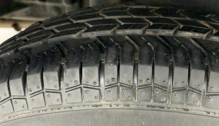 2014 Maruti Swift Dzire VXI, Petrol, Manual, 23,185 km, Right Rear Tyre Tread