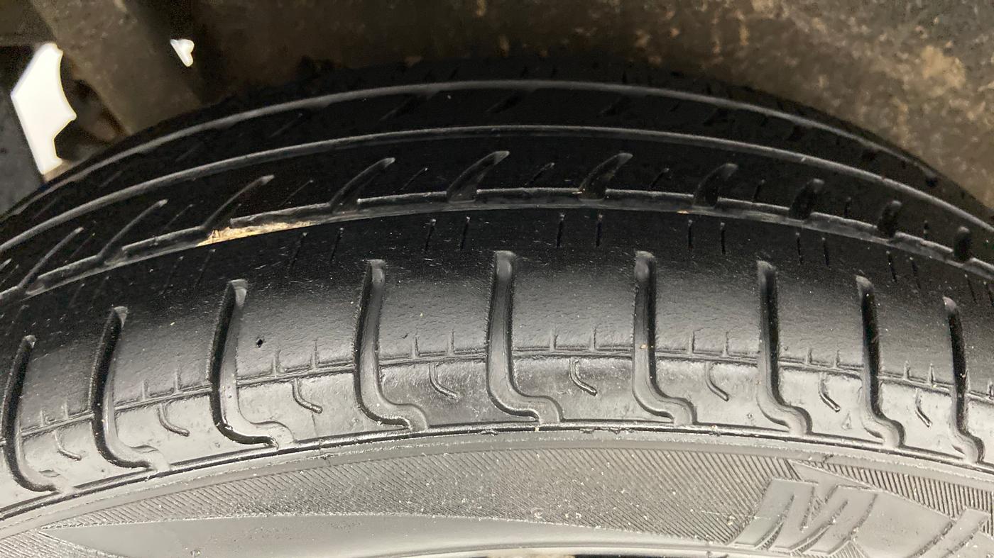 2017 Maruti Wagon R 1.0 VXI, Petrol, Manual, 18,932 km, Right Rear Tyre Tread