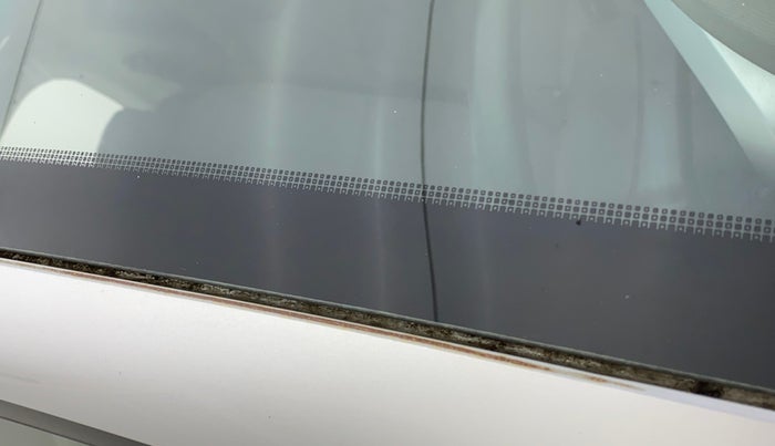 2017 Mahindra Kuv100 K6 6 STR, Petrol, Manual, 46,612 km, Right A pillar - Slightly rusted