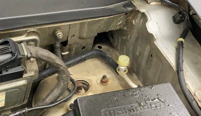 2017 Mahindra Kuv100 K6 6 STR, Petrol, Manual, 46,612 km, Left Apron - Apron minor rusted