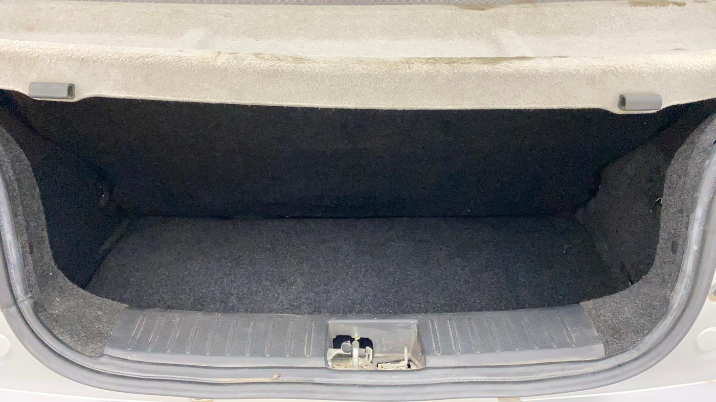 2017 Mahindra Kuv100 K6 6 STR, Petrol, Manual, 46,612 km, Boot Inside