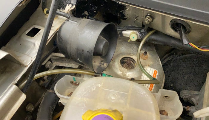 2017 Mahindra Kuv100 K6 6 STR, Petrol, Manual, 46,612 km, Right Apron - Apron is partially repaired