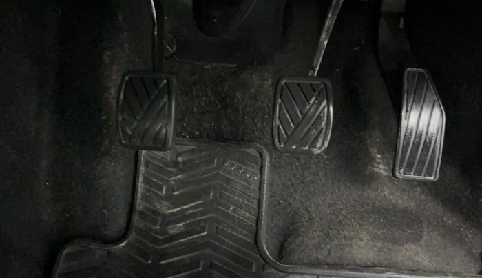 2018 Maruti IGNIS SIGMA 1.2, Petrol, Manual, 33,461 km, Pedals