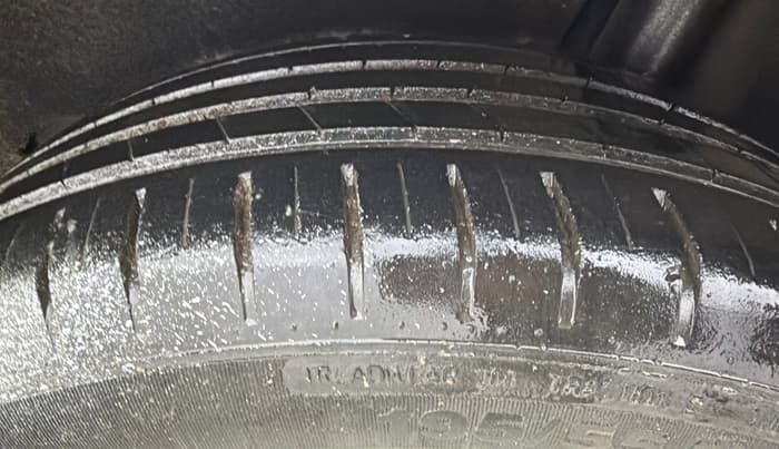 2016 Maruti Baleno ALPHA PETROL 1.2, Petrol, Manual, 49,803 km, Left Rear Tyre Tread