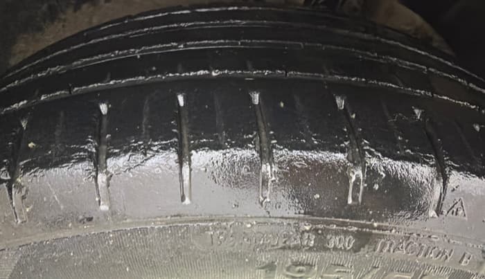 2016 Maruti Baleno ALPHA PETROL 1.2, Petrol, Manual, 49,803 km, Right Front Tyre Tread