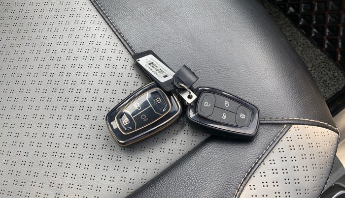 2022 Tata TIGOR XZ PETROL, CNG, Manual, 66,072 km, Key Close Up
