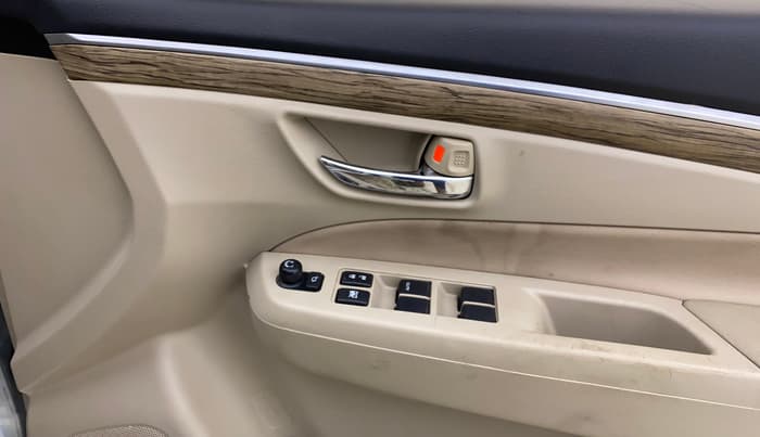 2022 Maruti Ciaz ZETA 1.5 SHVS MT PETROL, Petrol, Manual, 68,136 km, Driver Side Door Panels Control