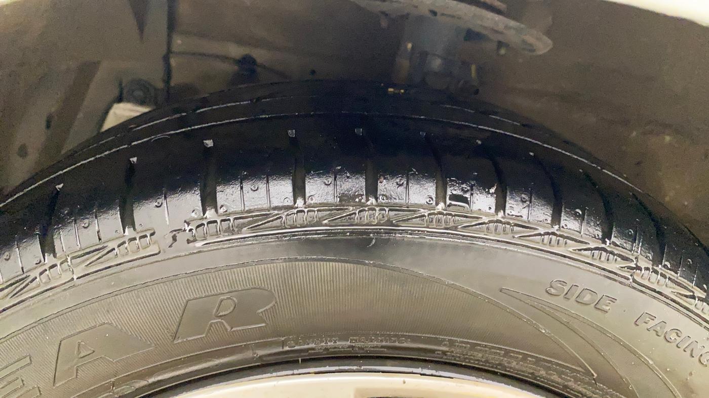 2022 Maruti Ciaz ZETA 1.5 SHVS MT PETROL, Petrol, Manual, 68,138 km, Left Front Tyre Tread