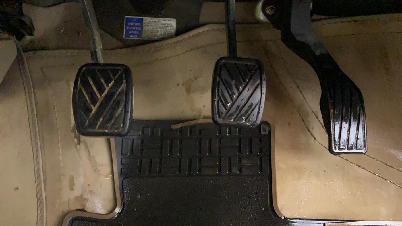 2022 Maruti Ciaz ZETA 1.5 SHVS MT PETROL, Petrol, Manual, 68,138 km, Pedals