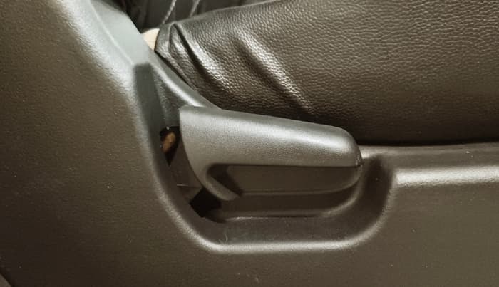 2016 Maruti Wagon R 1.0 VXI AMT, Petrol, Automatic, 68,823 km, Driver Side Adjustment Panel