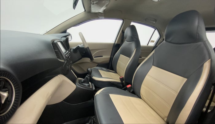 2019 Hyundai NEW SANTRO SPORTZ CNG, CNG, Manual, 43,549 km, Right Side Front Door Cabin