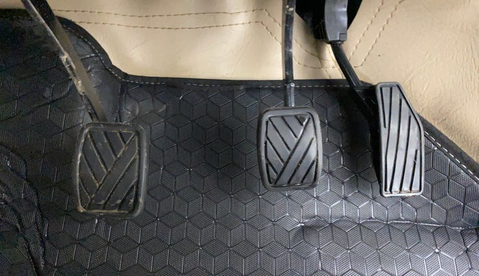 2024 Maruti Ertiga   VXI (O) CNG, CNG, Manual, 37,733 km, Pedals