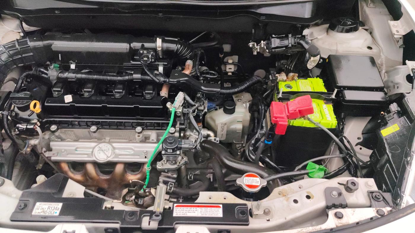 2022 Maruti Swift VXI AMT, Petrol, Automatic, 37,230 km, Engine View - Left