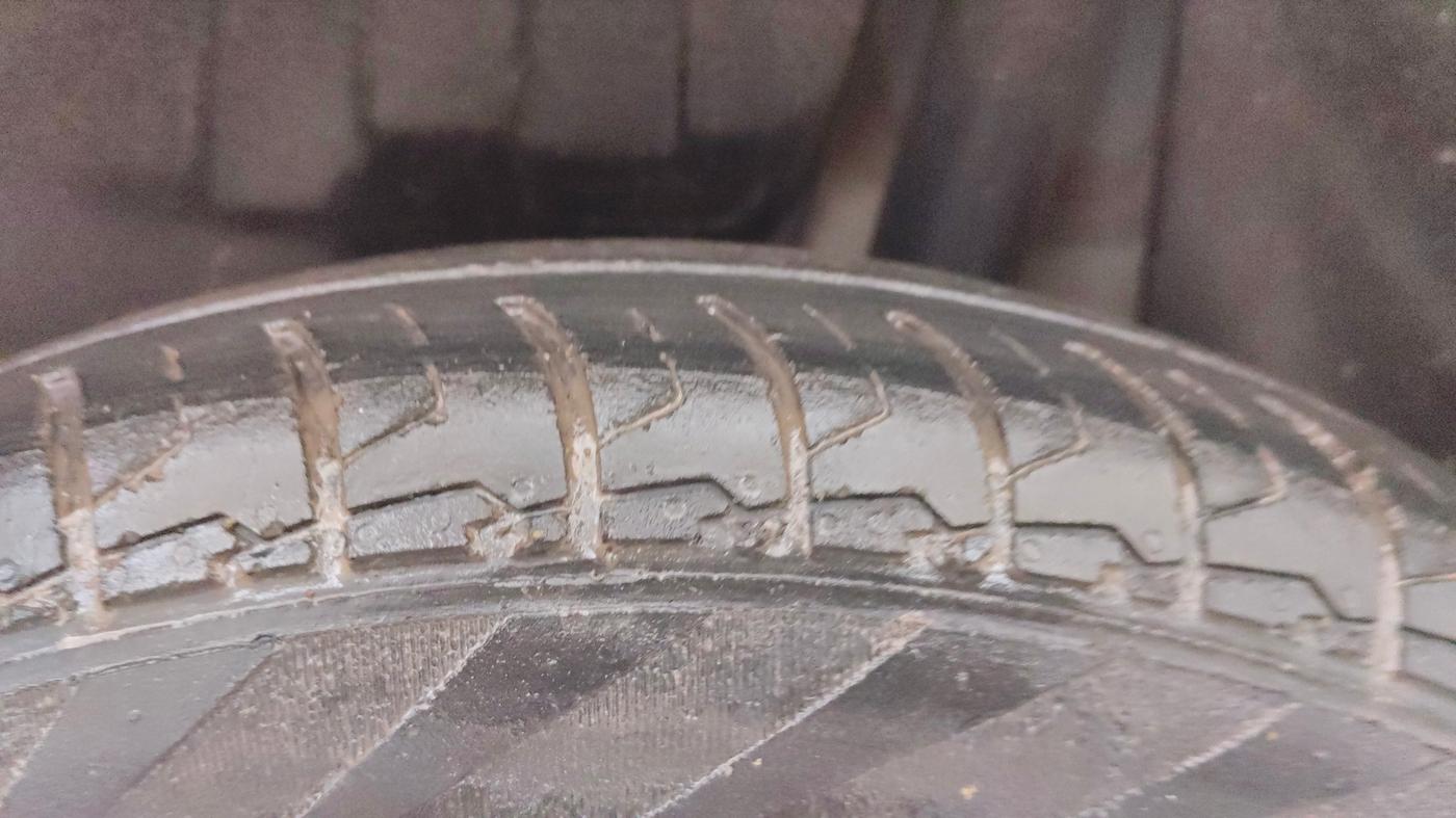 2022 Maruti Swift VXI AMT, Petrol, Automatic, 37,230 km, Left Rear Tyre Tread