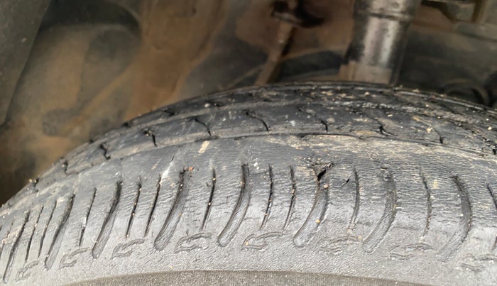 2019 Datsun Go T CVT, CNG, Automatic, 1,12,699 km, Right Front Tyre Tread