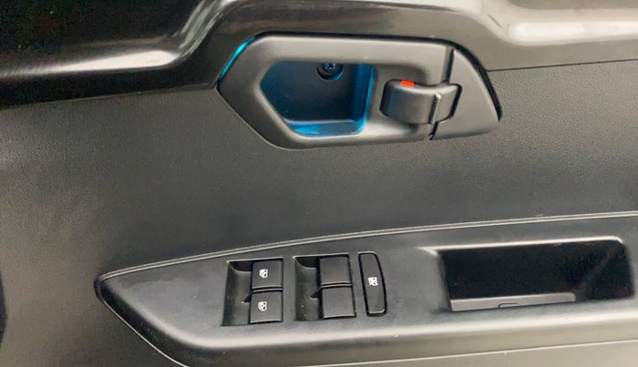 2018 Mahindra KUV 100 NXT K8 P 6 STR, Petrol, Manual, 16,675 km, Driver Side Door Panels Control