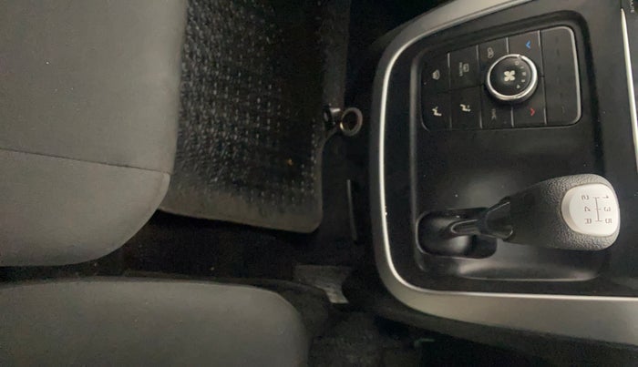 2018 Mahindra KUV 100 NXT K8 P 6 STR, Petrol, Manual, 16,675 km, Gear Lever