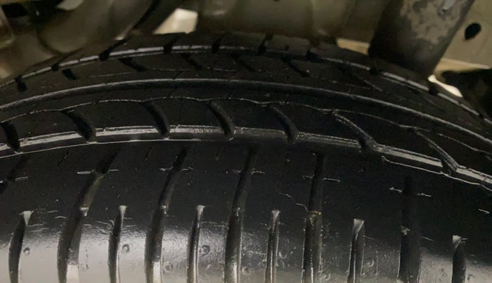 2018 Mahindra KUV 100 NXT K8 P 6 STR, Petrol, Manual, 16,675 km, Left Rear Tyre Tread