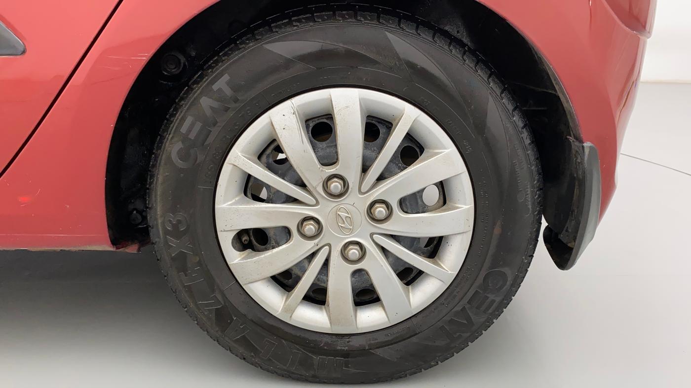 2013 Hyundai i10 MAGNA 1.2, Petrol, Manual, 57,575 km, Left Rear Wheel