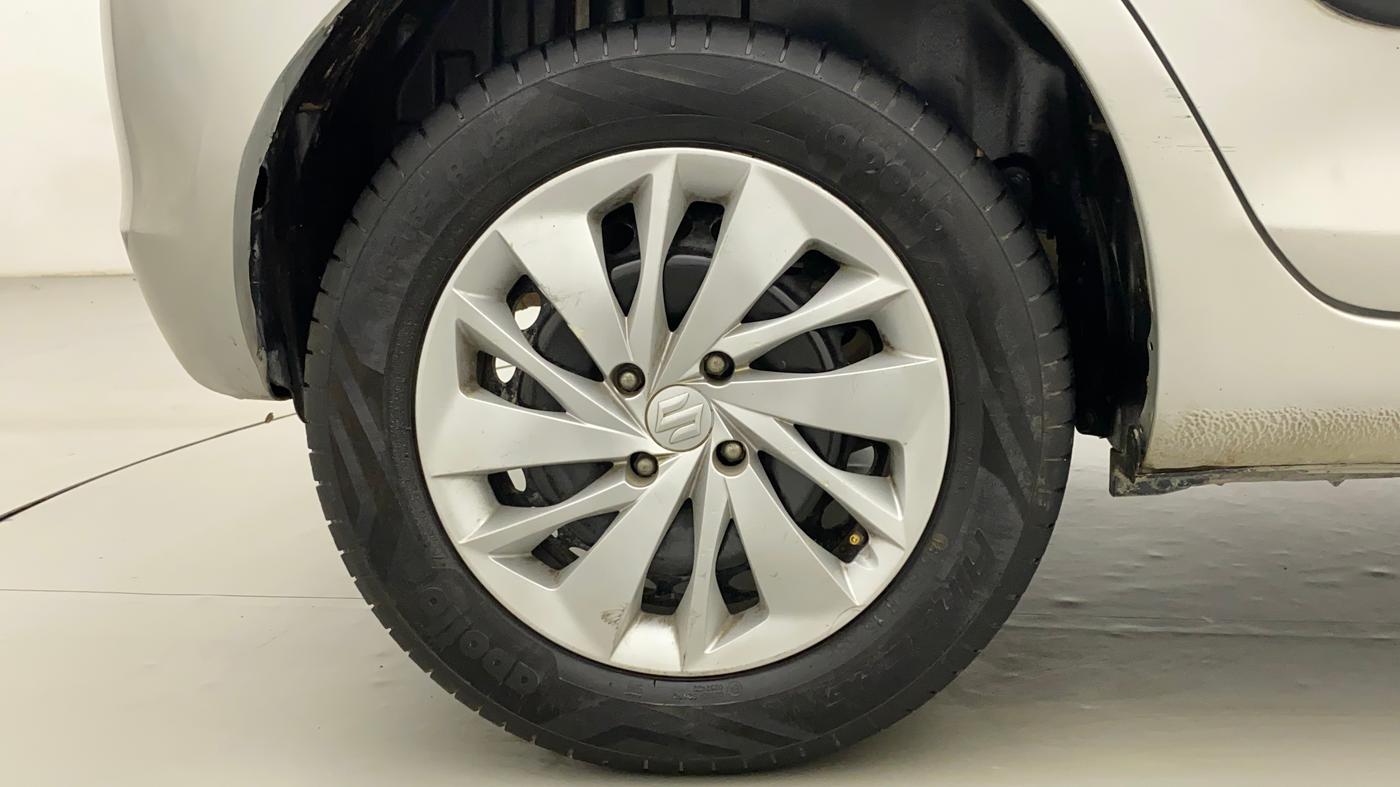 2016 Maruti Swift LXI, Petrol, Manual, 62,995 km, Right Rear Wheel