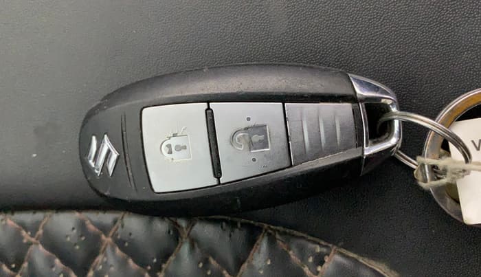 2019 Maruti Baleno ZETA PETROL 1.2, Petrol, Manual, 66,425 km, Key Close Up