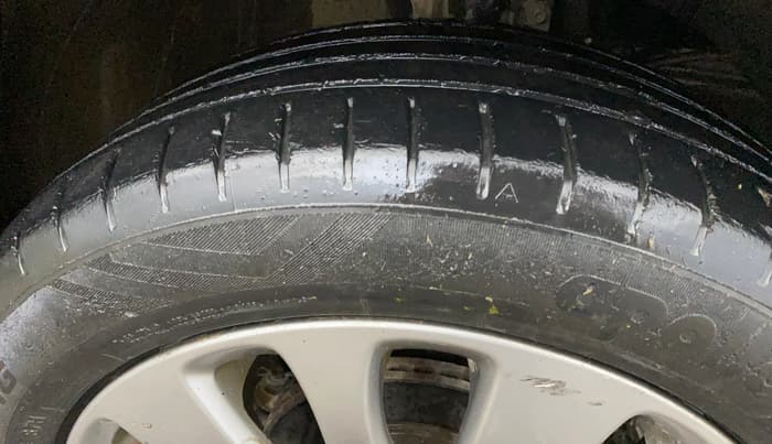 2019 Maruti Baleno ZETA PETROL 1.2, Petrol, Manual, 66,425 km, Right Front Tyre Tread