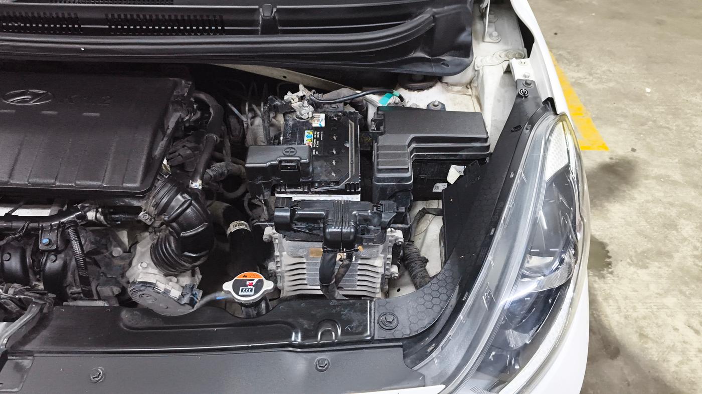 2023 Hyundai GRAND I10 NIOS SPORTZ AMT 1.2 KAPPA VTVT, Petrol, Automatic, 18,951 km, Engine View - Left