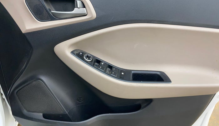 2015 Hyundai Elite i20 ASTA 1.2, Petrol, Manual, 58,757 km, Driver Side Door Panels Control