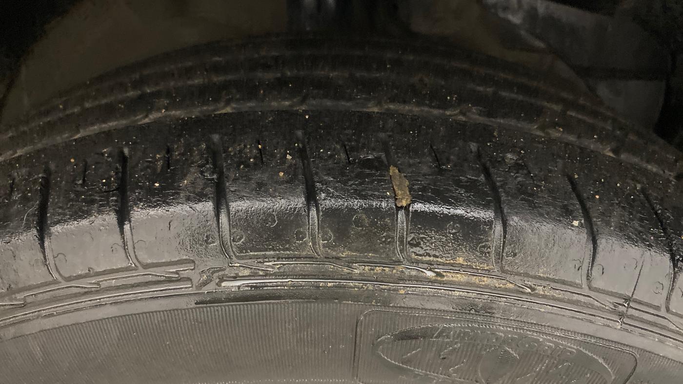 2019 MG HECTOR SMART 1.5 DCT PETROL, Petrol, Automatic, 39,934 km, Right Front Tyre Tread