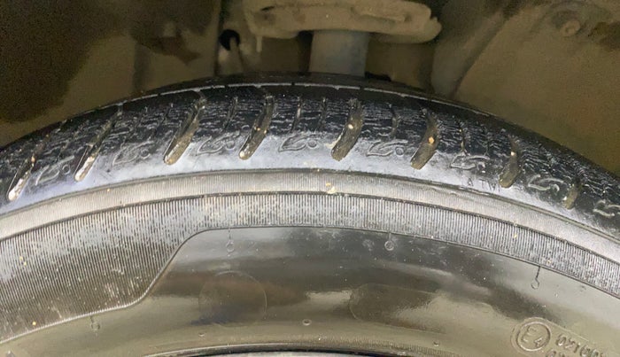 2020 Tata ALTROZ XZ PETROL, Petrol, Manual, 29,688 km, Right Front Tyre Tread