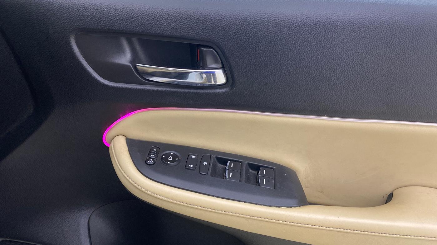 2021 Honda City 1.5L I-VTEC ZX, Petrol, Manual, 1,39,863 km, Driver Side Door Panels Control