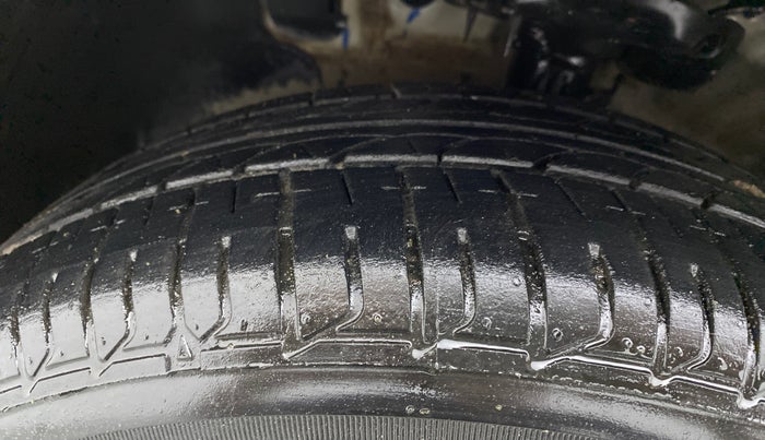 2020 Hyundai Verna SX 1.5 VTVT IVT, Petrol, Automatic, 39,821 km, Left Front Tyre Tread