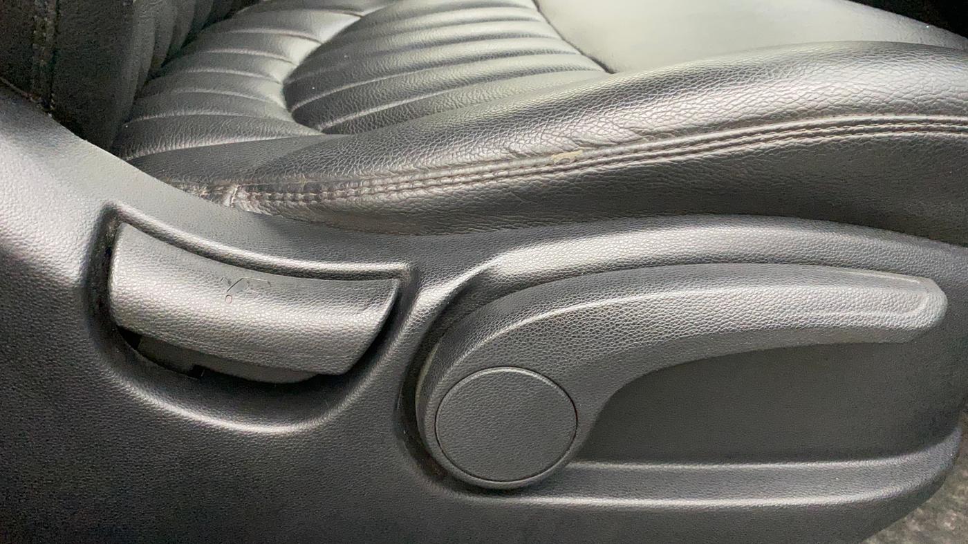 2019 Hyundai Creta SX AT 1.6 PETROL, Petrol, Automatic, 38,662 km, Driver Side Adjustment Panel