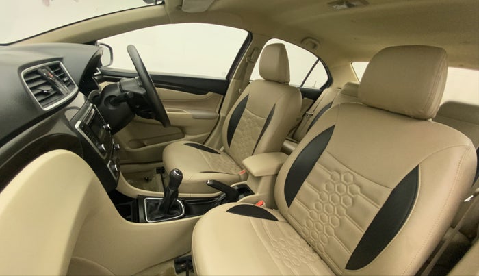 2015 Maruti Ciaz VXI, Petrol, Manual, 40,190 km, Right Side Front Door Cabin