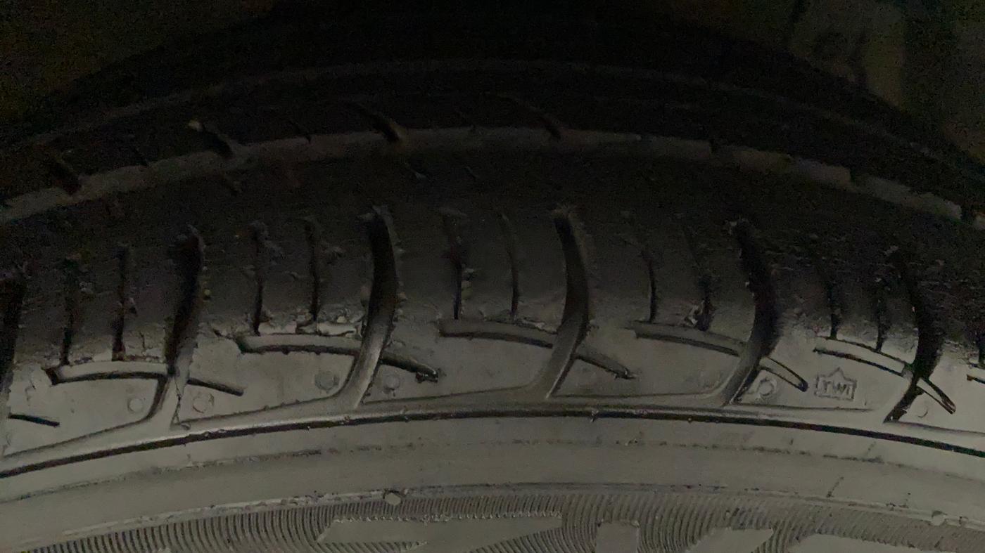2015 Maruti Ciaz VXI, Petrol, Manual, 40,190 km, Right Front Tyre Tread