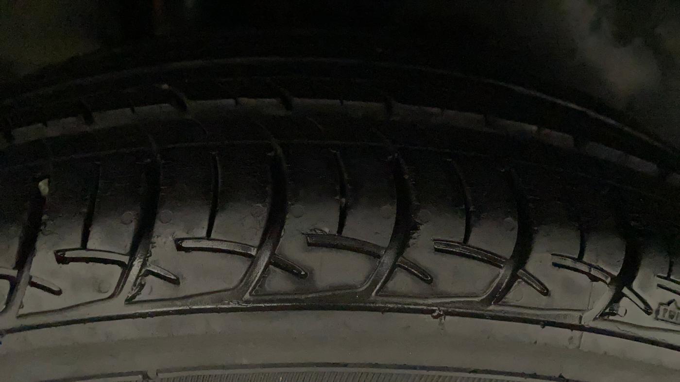 2015 Maruti Ciaz VXI, Petrol, Manual, 40,190 km, Right Rear Tyre Tread