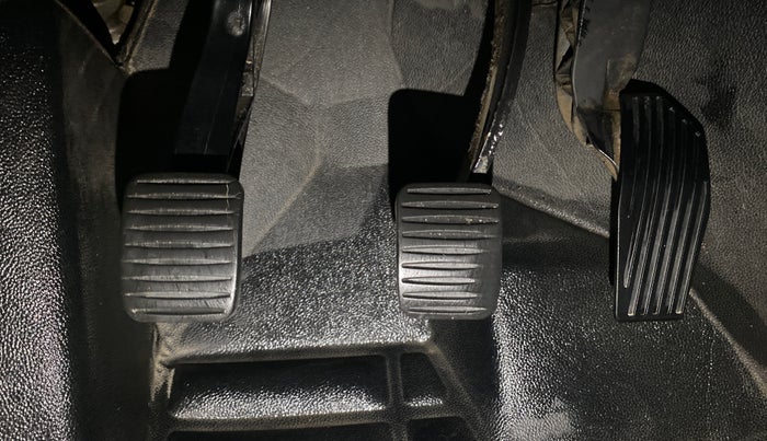 2021 Jeep Compass LONGITUDE (O) 2.0 DIESEL, Diesel, Manual, 1,08,615 km, Pedals