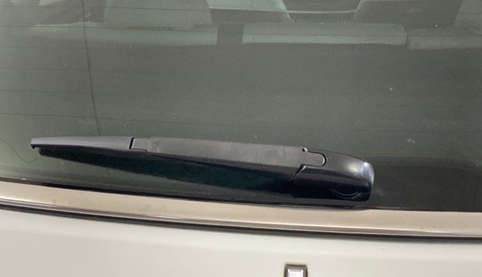 2021 Jeep Compass LONGITUDE (O) 2.0 DIESEL, Diesel, Manual, 1,08,615 km, Rear Wiper