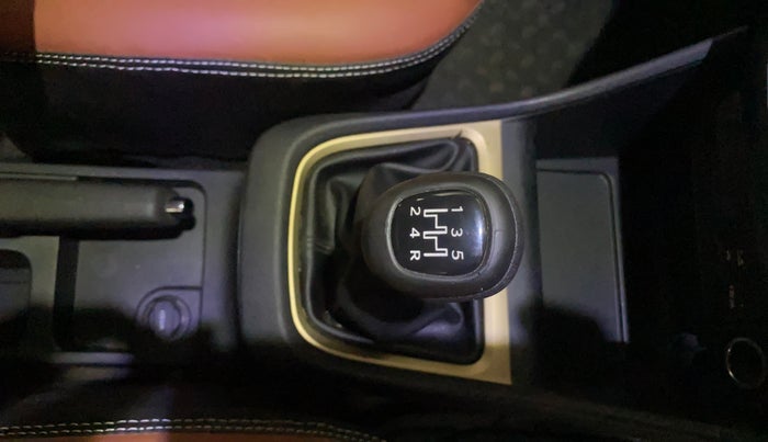 2023 Tata PUNCH ACCOMPLISHED MT, Petrol, Manual, 7,305 km, Gear Lever