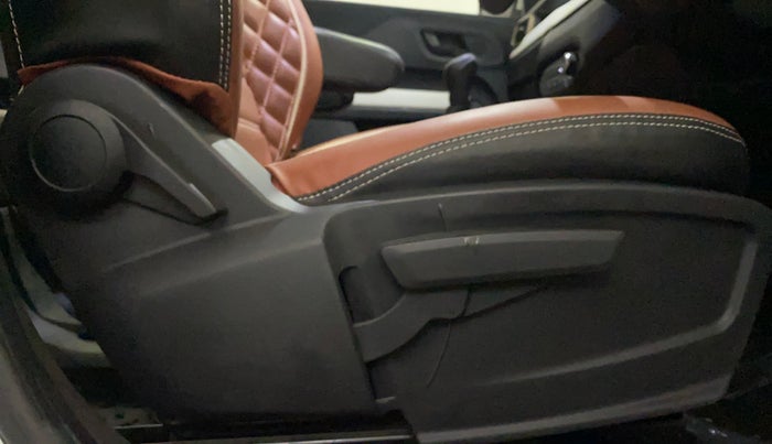 2023 Tata PUNCH ACCOMPLISHED MT, Petrol, Manual, 7,305 km, Driver Side Adjustment Panel