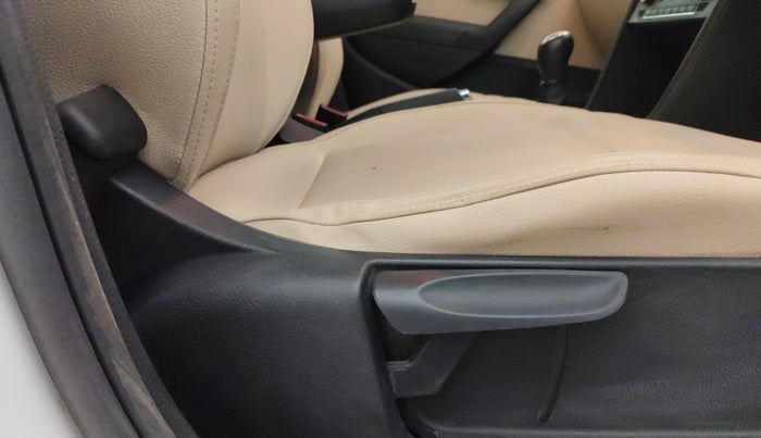 2021 Skoda Rapid STYLE TSI, Petrol, Manual, 40,438 km, Driver Side Adjustment Panel