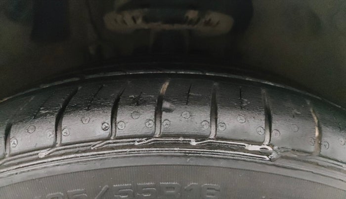 2021 Skoda Rapid STYLE TSI, Petrol, Manual, 40,438 km, Right Front Tyre Tread