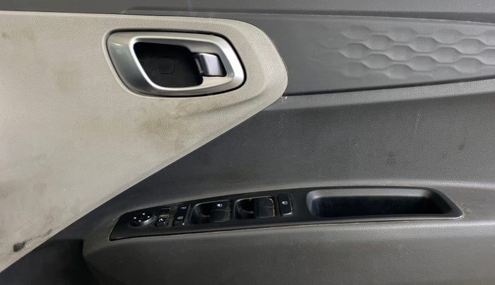 2022 Hyundai GRAND I10 NIOS SPORTZ 1.2 KAPPA VTVT CNG, CNG, Manual, 34,666 km, Driver Side Door Panels Control