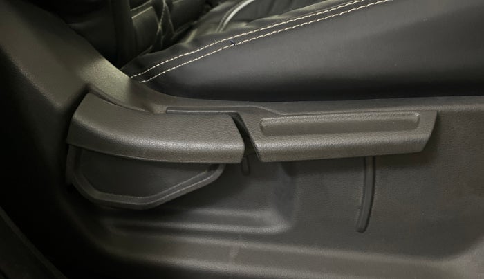 2022 Hyundai GRAND I10 NIOS SPORTZ 1.2 KAPPA VTVT CNG, CNG, Manual, 34,666 km, Driver Side Adjustment Panel