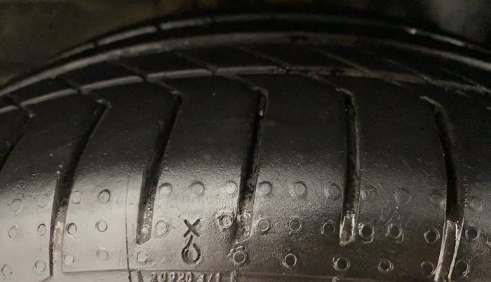 2018 Ford Ecosport TITANIUM 1.5L SPORTS(SUNROOF) DIESEL, Diesel, Manual, 34,091 km, Right Front Tyre Tread