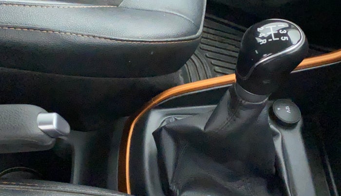 2018 Ford Ecosport TITANIUM 1.5L SPORTS(SUNROOF) DIESEL, Diesel, Manual, 34,091 km, Gear Lever